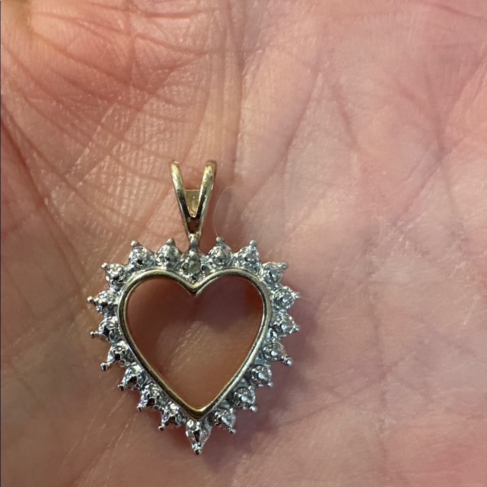 PRICE FIRM Silver Heart Pendant - Picture 4 of 4